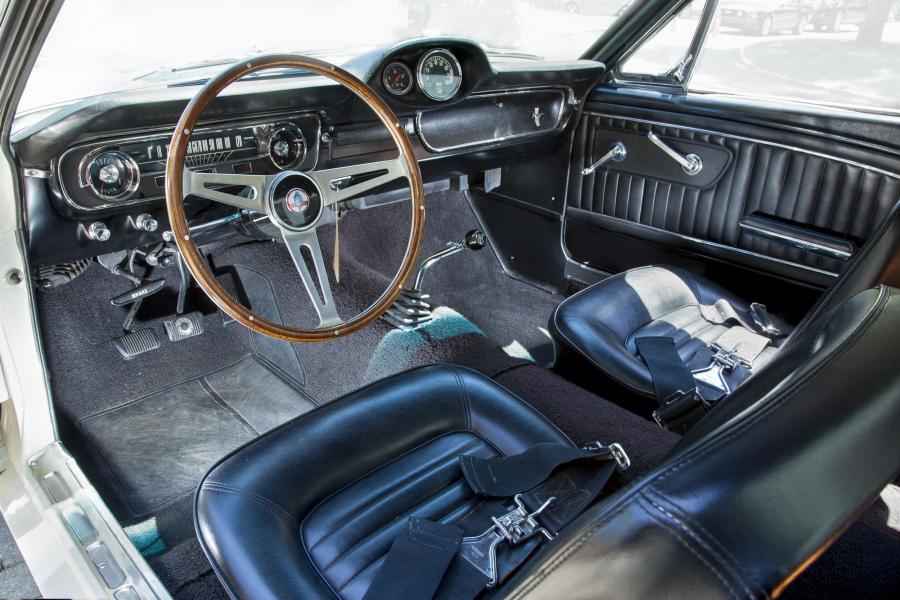  Shelby GT350 Fastback 1965 года  (фото 21 из 80)